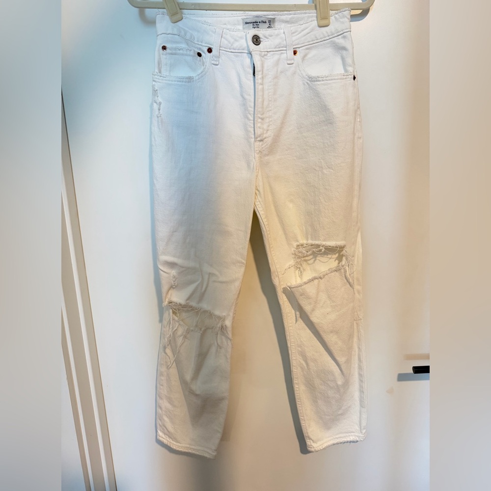 Size 27 Short Abercrombie & Fitch White High-Rise Mom Jeans